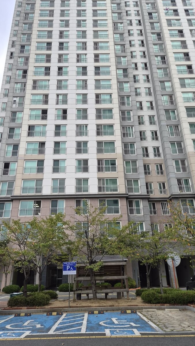 칠곡 실리콘 코킹 재시공 현장인 왜관 한양수자인 아파트 전경